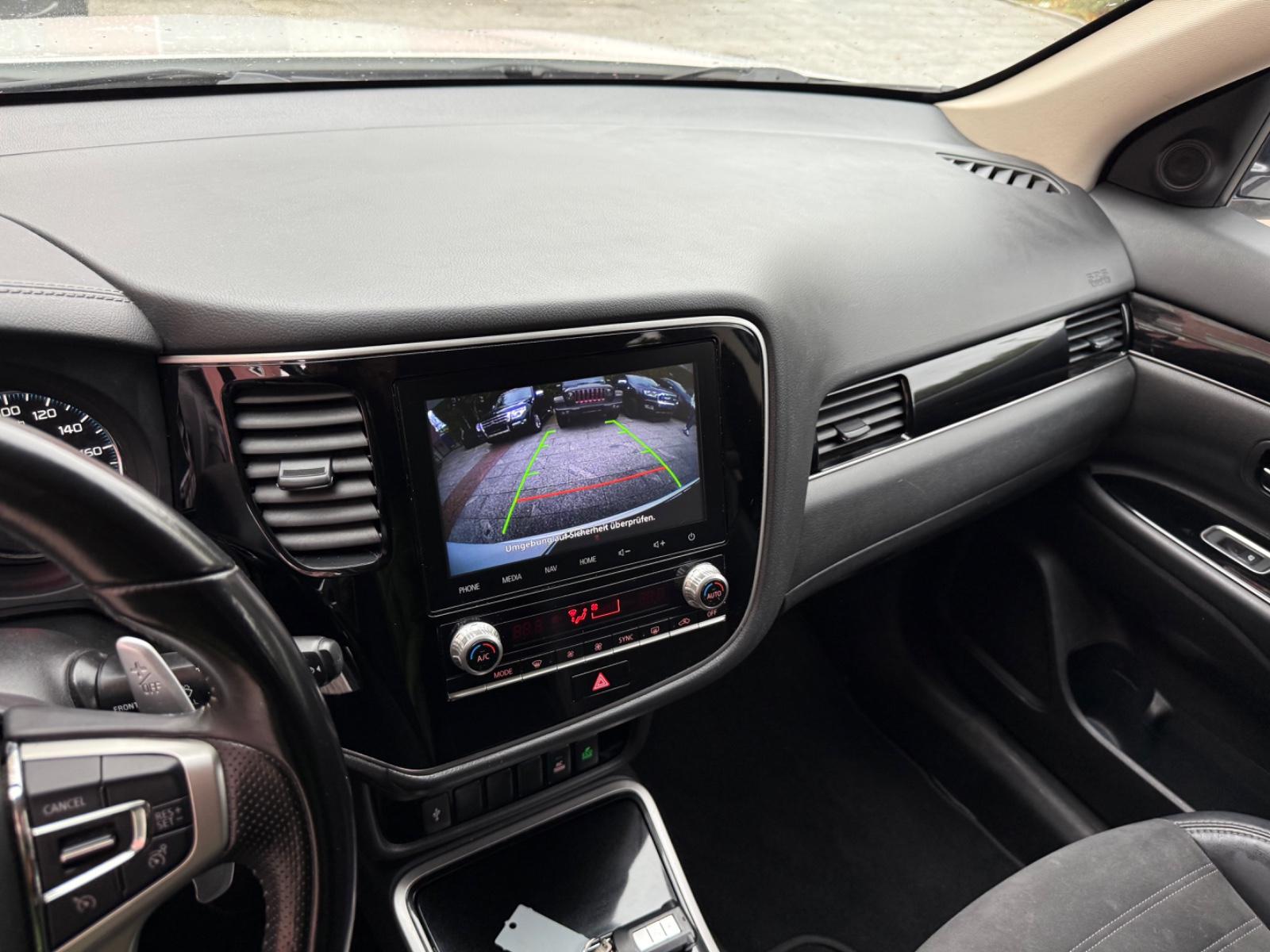 Mitsubishi Outlander 2.4 PHEV 4WD Spirit *Leder*Navi*Kamera