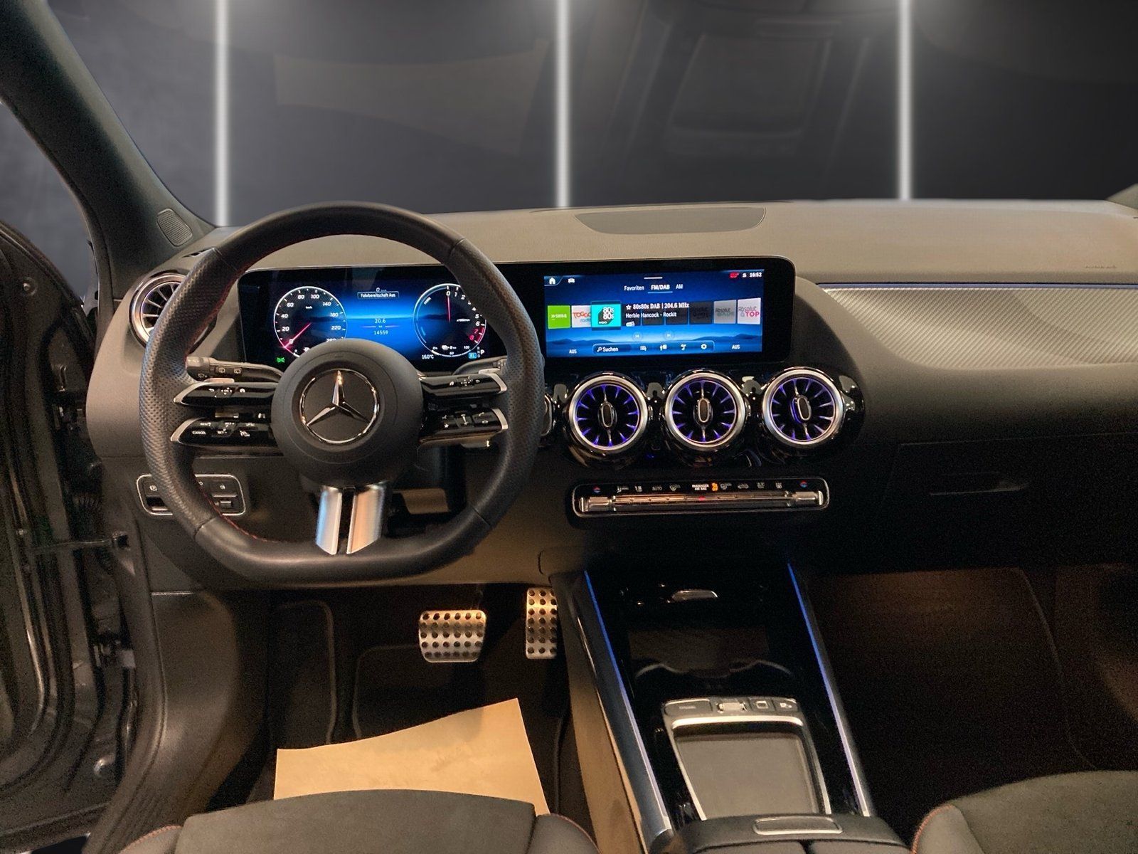 Fahrzeugabbildung Mercedes-Benz GLA 250 e AMG*AHK*Distro*360°*MBeam*22KW*Totwin*