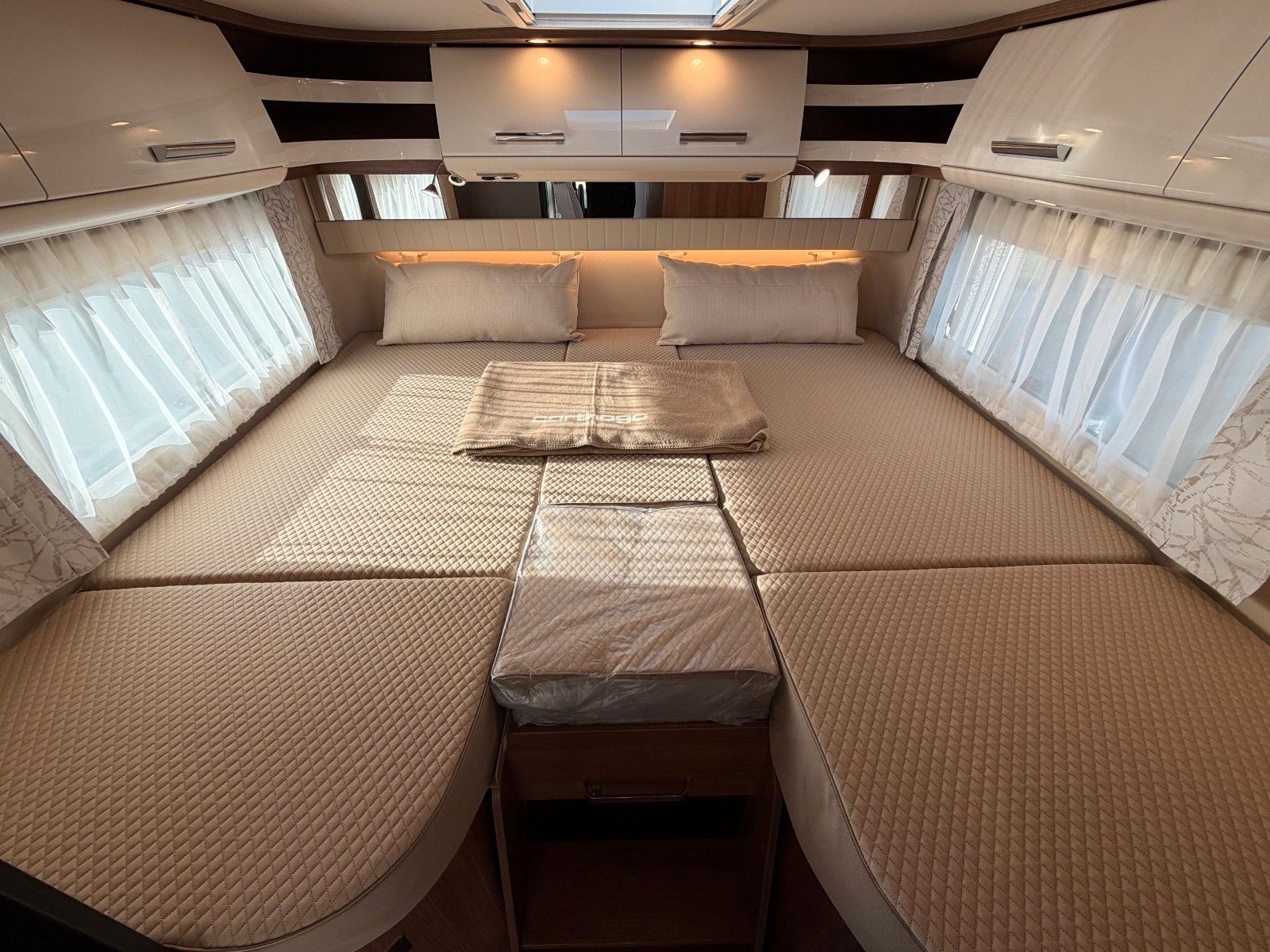 Fahrzeugabbildung Carthago C2-tourer I 143 KB-LE comfort Mercedes
