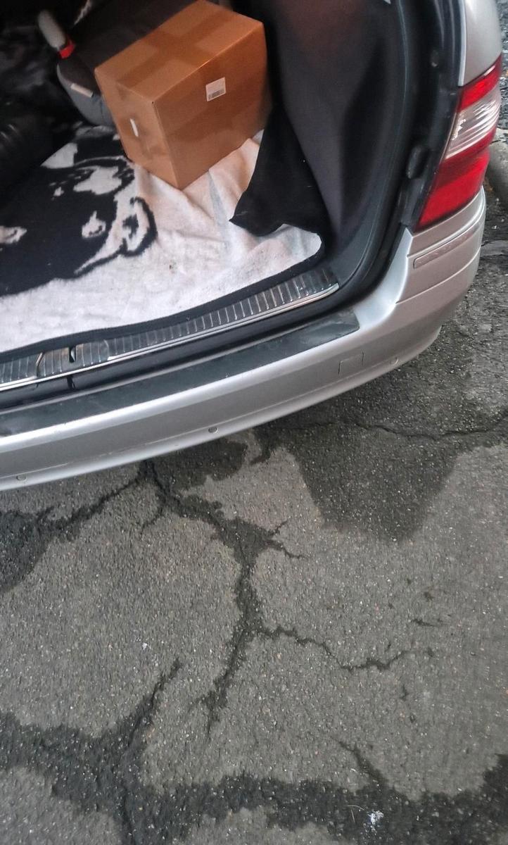 Mercedes-Benz E320 2004 — photo 11