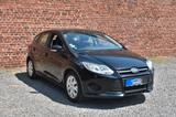Ford Focus 1,6 1.HAND S.HEFT KLIMA SITZHEIZUNG TÜV - Ford Focus aus 2011: Limousine