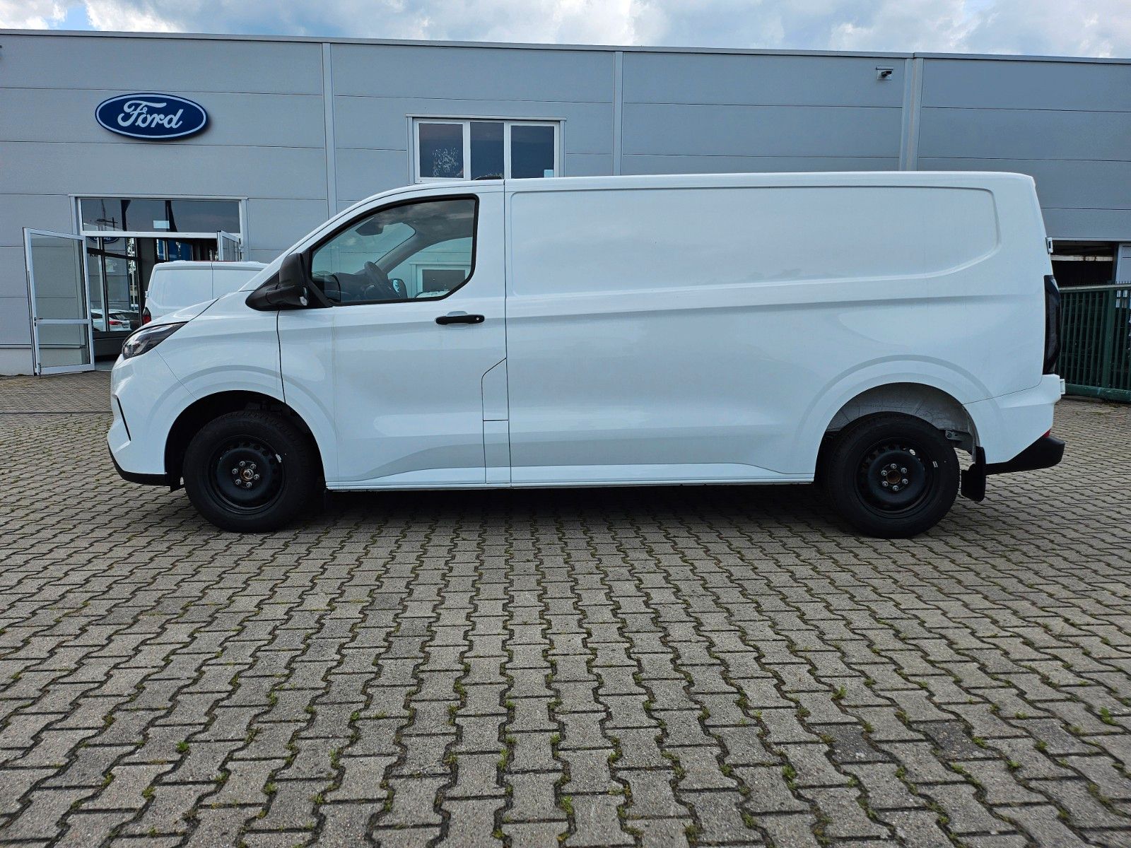 Fahrzeugabbildung Ford Transit Custom Kasten 300 L2 Trend FWD