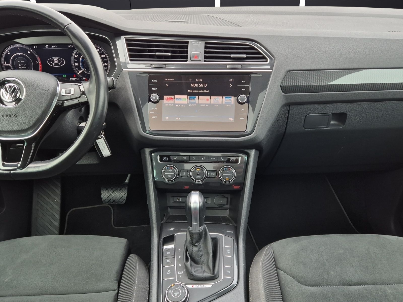 Fahrzeugabbildung Volkswagen Tiguan TDI Highline DSG 4M R-Line Standhzg. LED