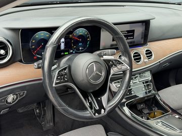 Mercedes E 300 - 11