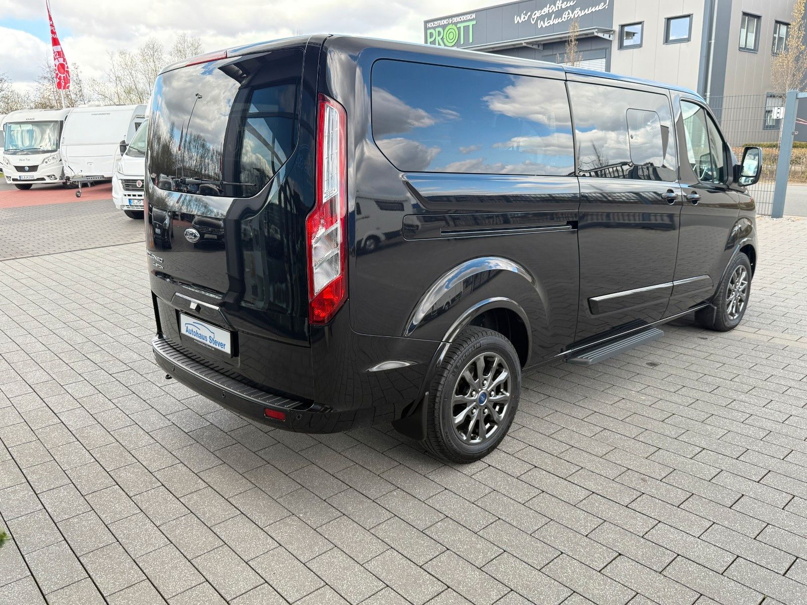 Fahrzeugabbildung Ford Transit/Tourneo Custom Kombi 320 L2 Tourneo Tita