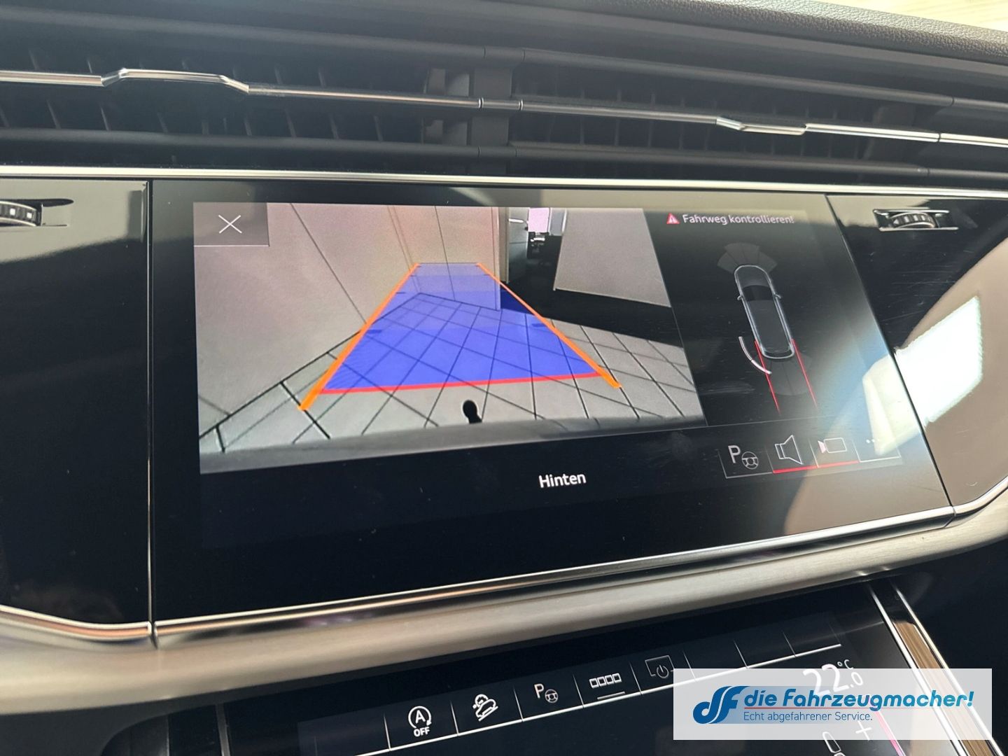Fahrzeugabbildung Audi Q7 45 TDI quattro S-line Sportpaket LuftfeNiveau