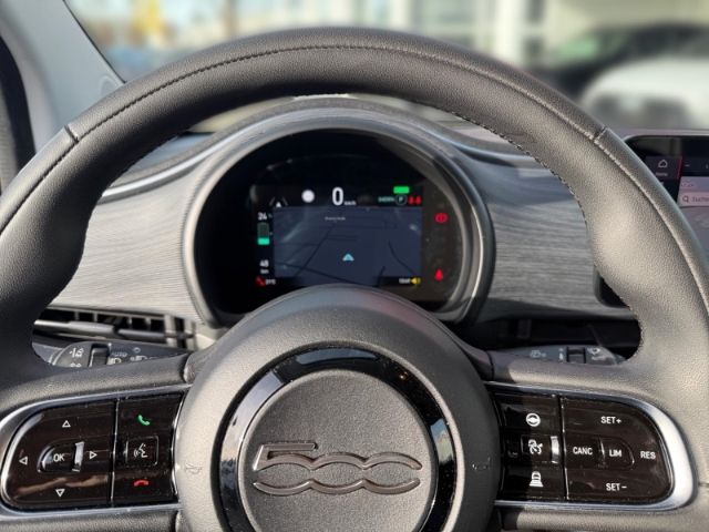 Fahrzeugabbildung Fiat 500 e Icon +NAVI+RFK+PDC+KLIMA+DAB+ACC+UVM+