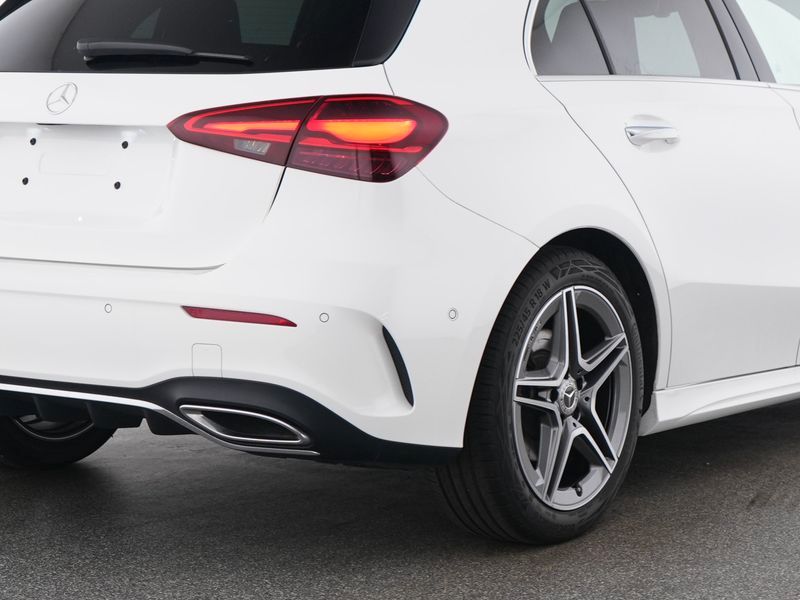 Fahrzeugabbildung Mercedes-Benz A 200 Edt AMG 360°+Distr+Ambi+Keyless+Multibeam