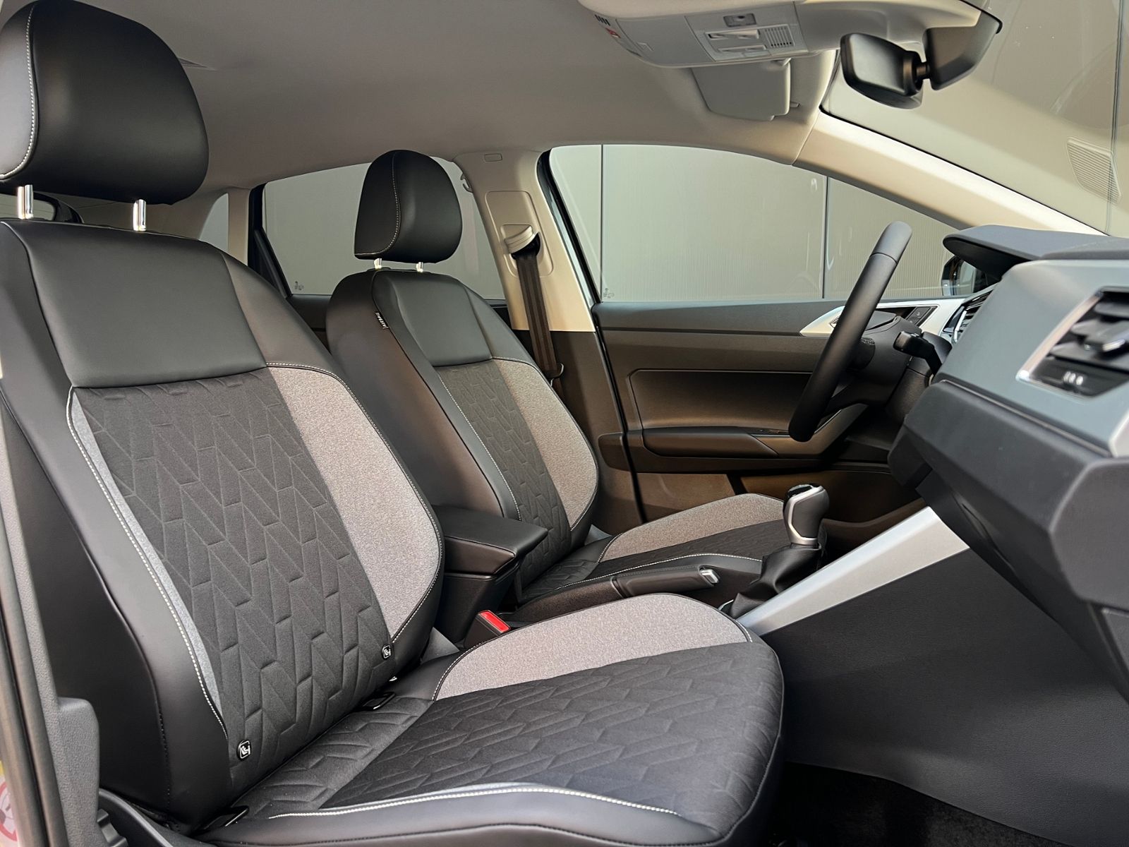 Fahrzeugabbildung Volkswagen Polo GOAL 1.0 TSI *LED, App-Connect, Kamera, 16"