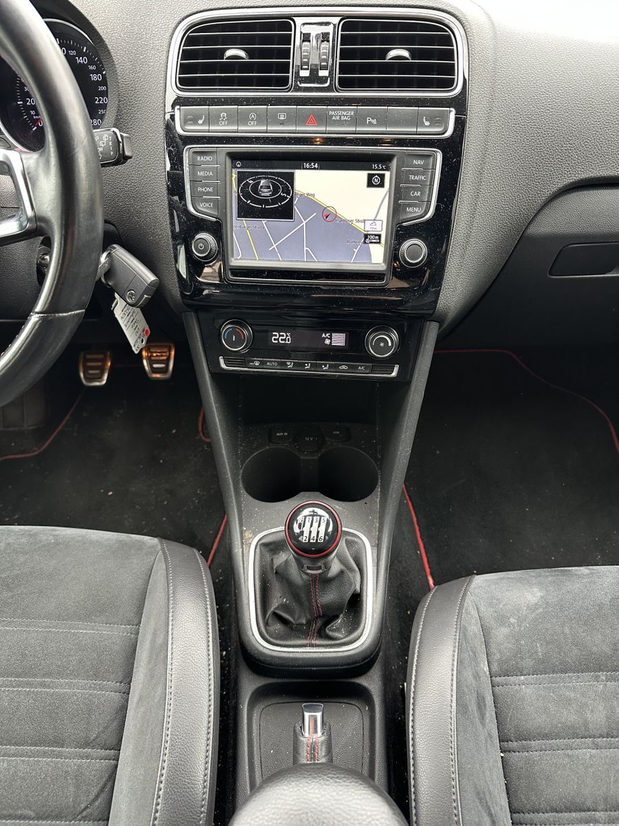 Fahrzeugabbildung Volkswagen Polo 1.8 TSI GTI NAV+LED+SHZ+APS+BLUETOOTH+EU6+2