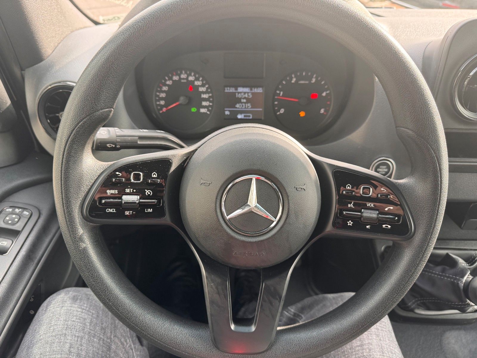 Fahrzeugabbildung Mercedes-Benz Sprinter 314 CDI 4x4 DoKa 3665 Klima AHK