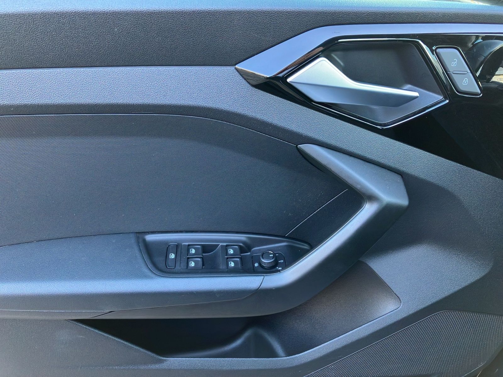 Fahrzeugabbildung Audi A1 Sportback 30 TFSI advanced S-tronic Climatron