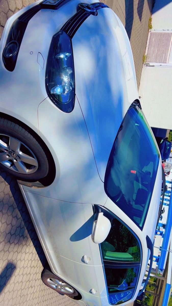 Volkswagen Golf 2012 — rear view