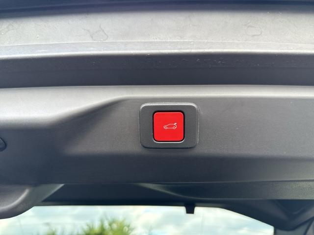 Peugeot 3008 -E GT 210 Massagefunktion Panorama-Schiebed