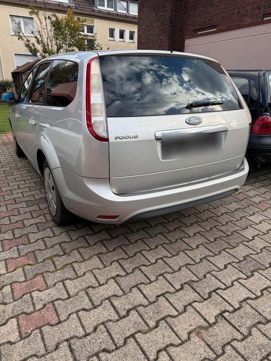Ford Focus 2008 — вигляд ззаду