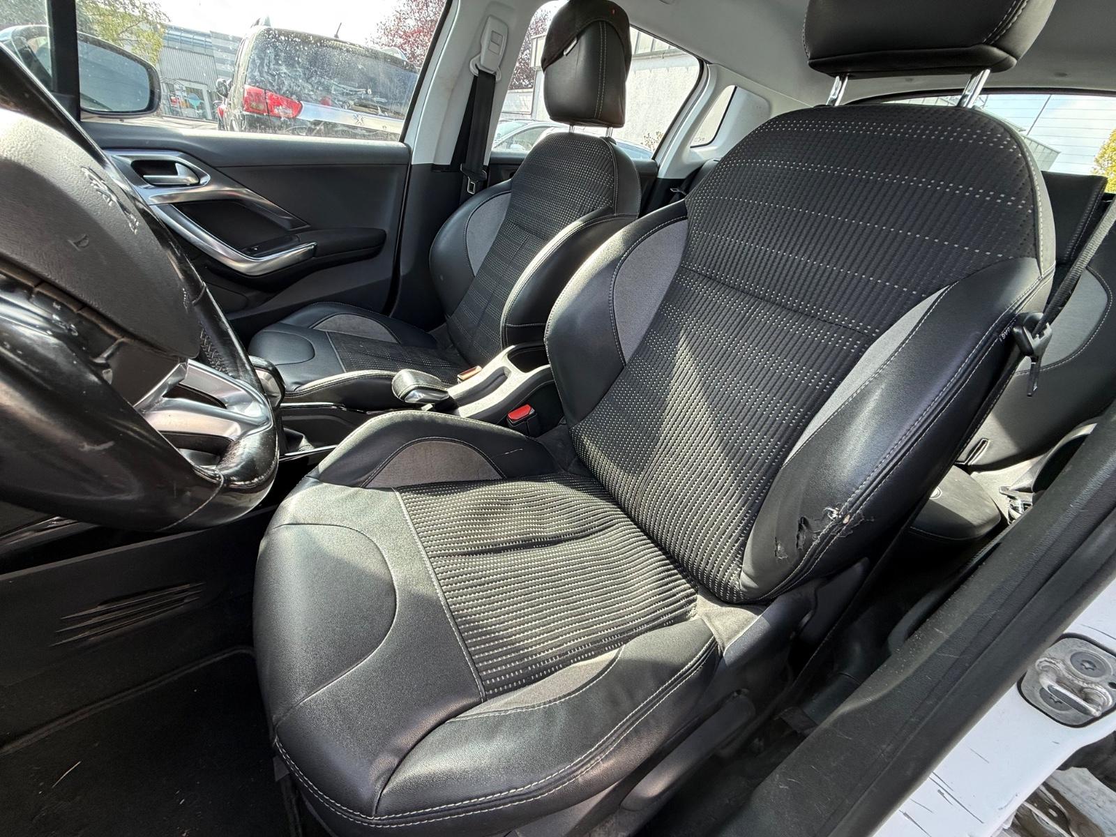 Peugeot 2008 2015 — photo 8