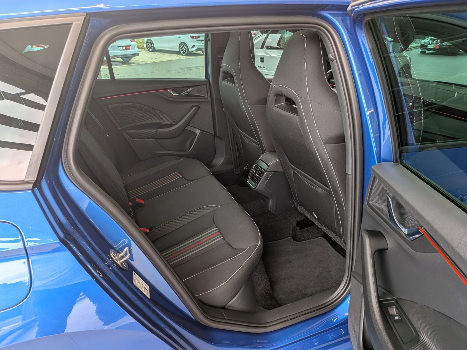 Fahrzeugabbildung SKODA Kamiq 1.5 TSI DSG Monte Carlo Pano Matrix 5J.GAR