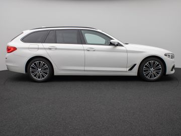Fahrzeugabbildung BMW 520d xD Tour Sport Line Pano H/K Exklusiv Paket