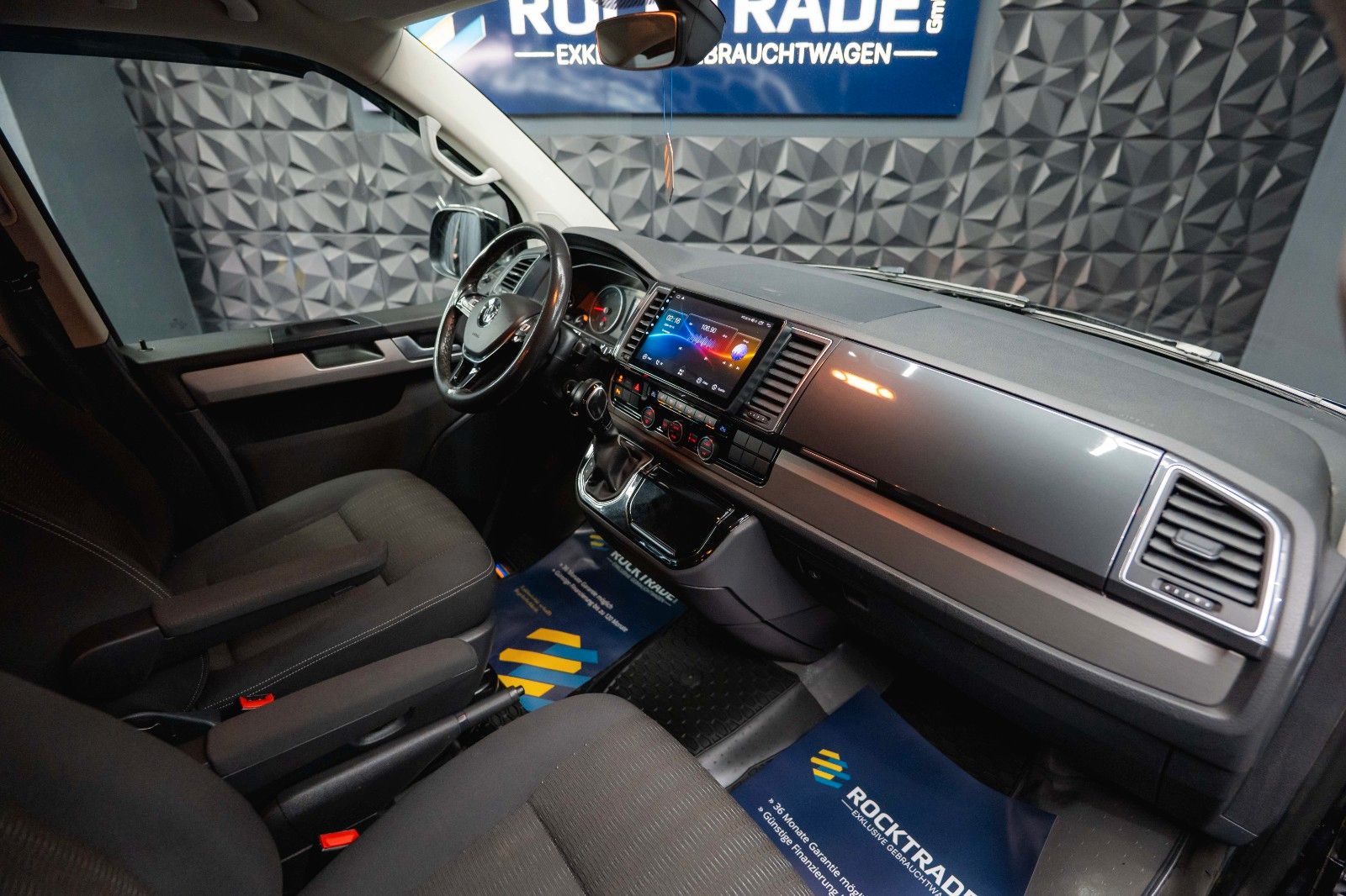 Fahrzeugabbildung Volkswagen T6 Multivan 2.0 TDI DSG Lang *ACC*CarPlay*DAB*