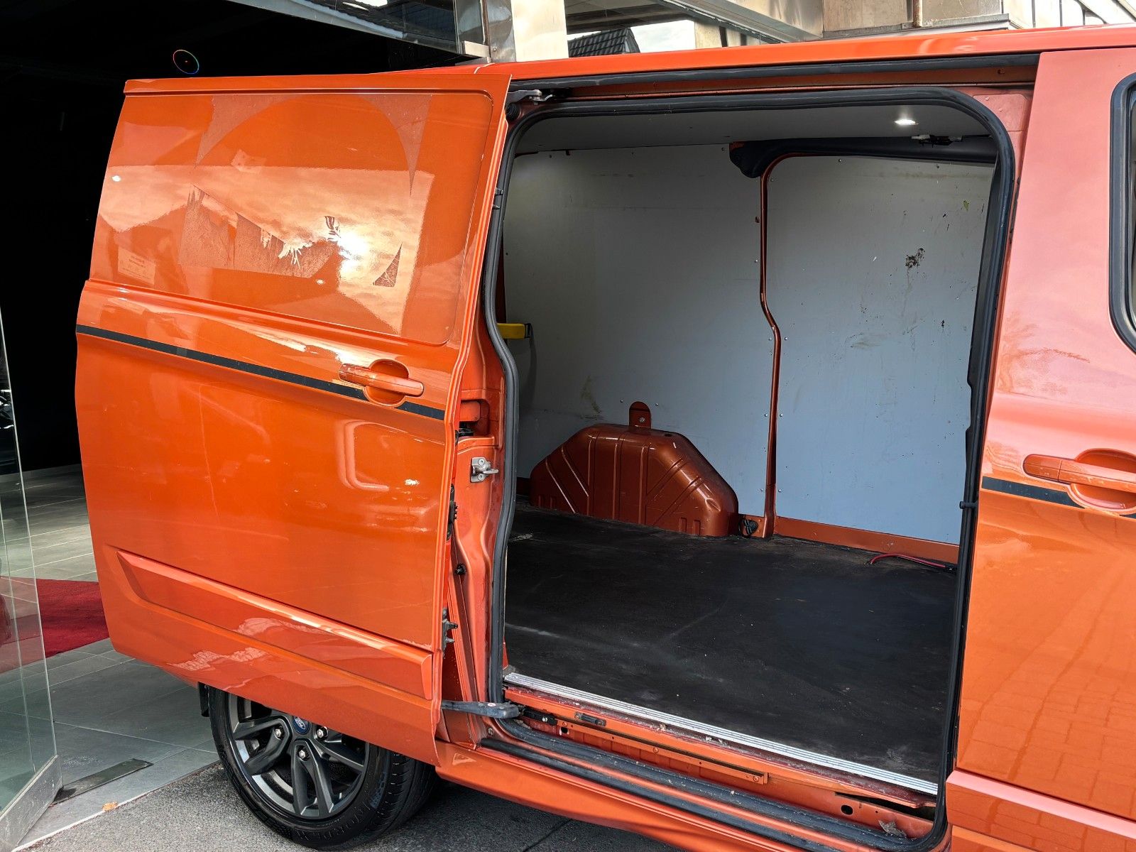 Fahrzeugabbildung Ford Transit Custom Kasten 290 L1 Sport*LED*Standheiz