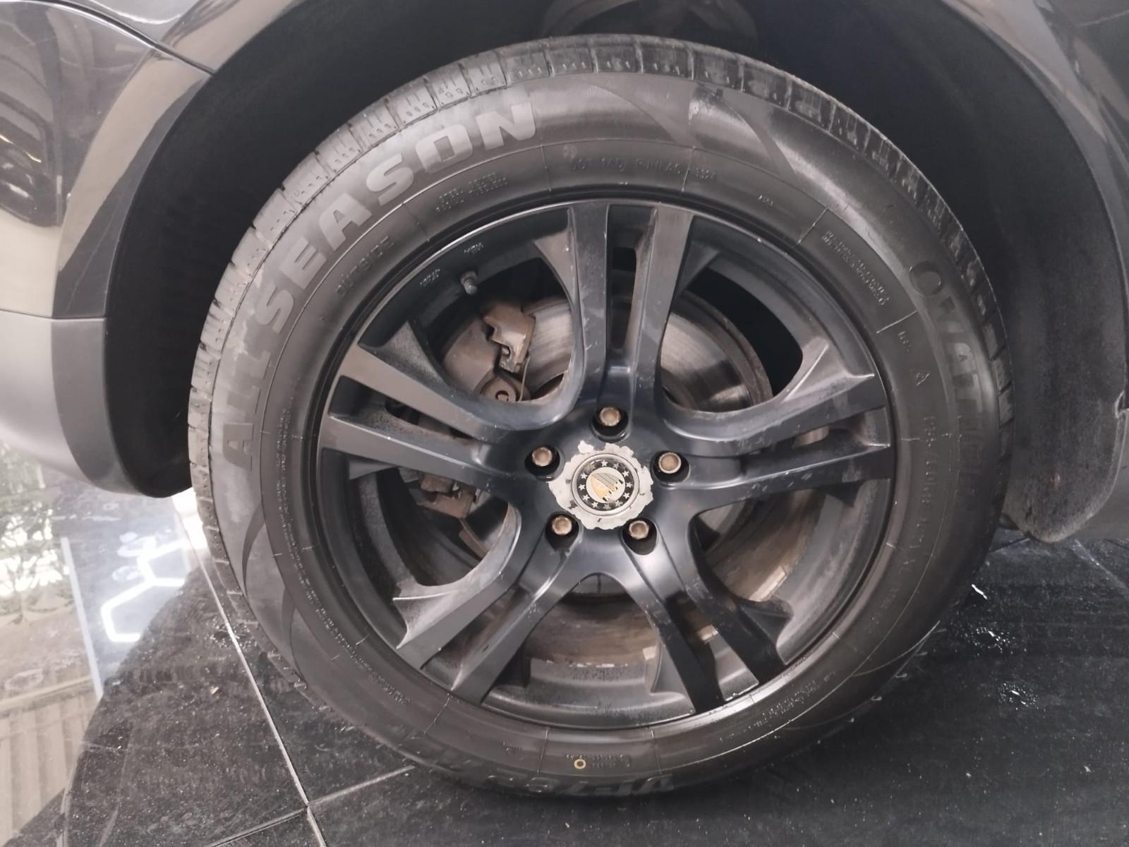 Volkswagen Touareg 2005 — photo 39