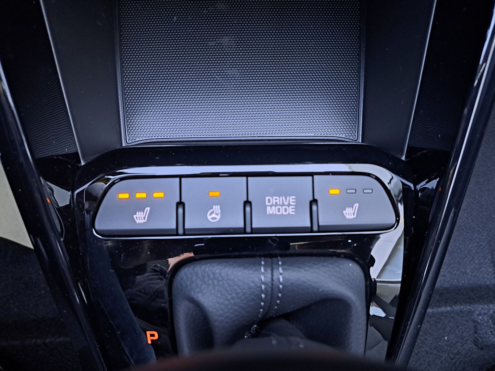 Fahrzeugabbildung Kia Stonic 1.0 T-GDI AUTOMATIK LED NAVI WINTERPAKET