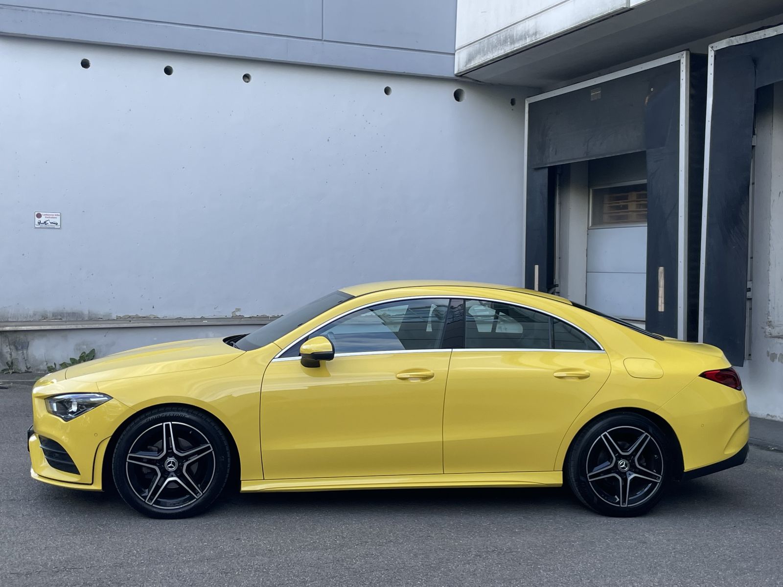 Mercedes-Benz CLA 180 AMG LED MBUX Distronic Ambiente 360° foto 3