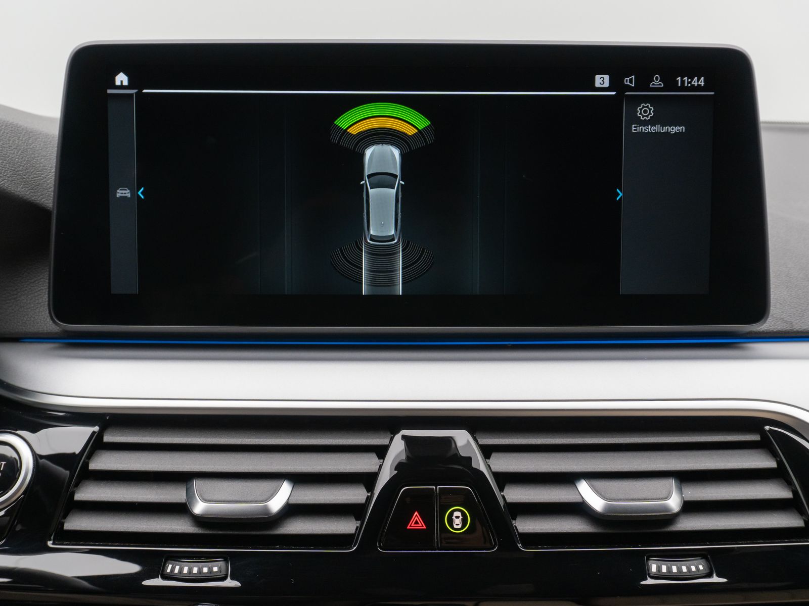 Fahrzeugabbildung BMW 520e Alarm AHK DAB HiFi Individual Leder 18Zoll