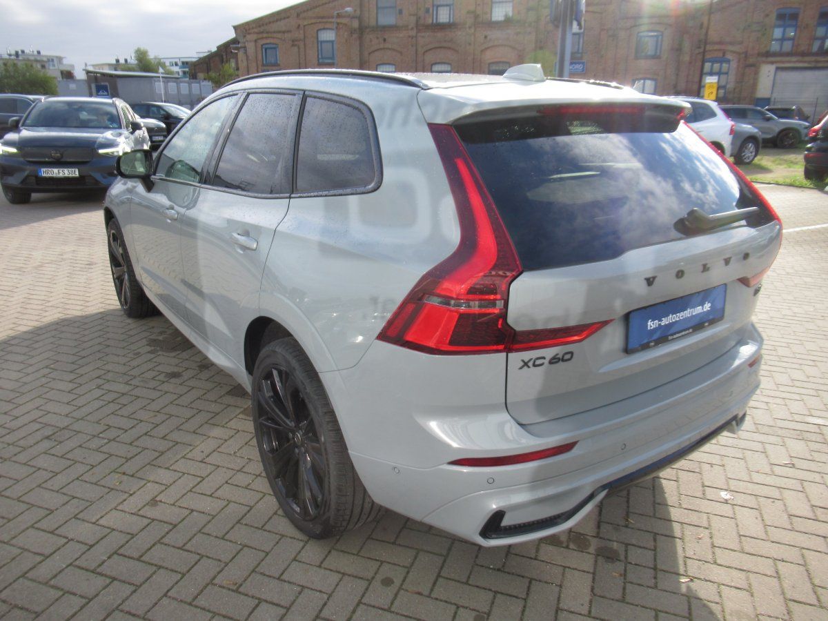Volvo XC60 B5 AWD Black Edition Plus Automatik imagem 3
