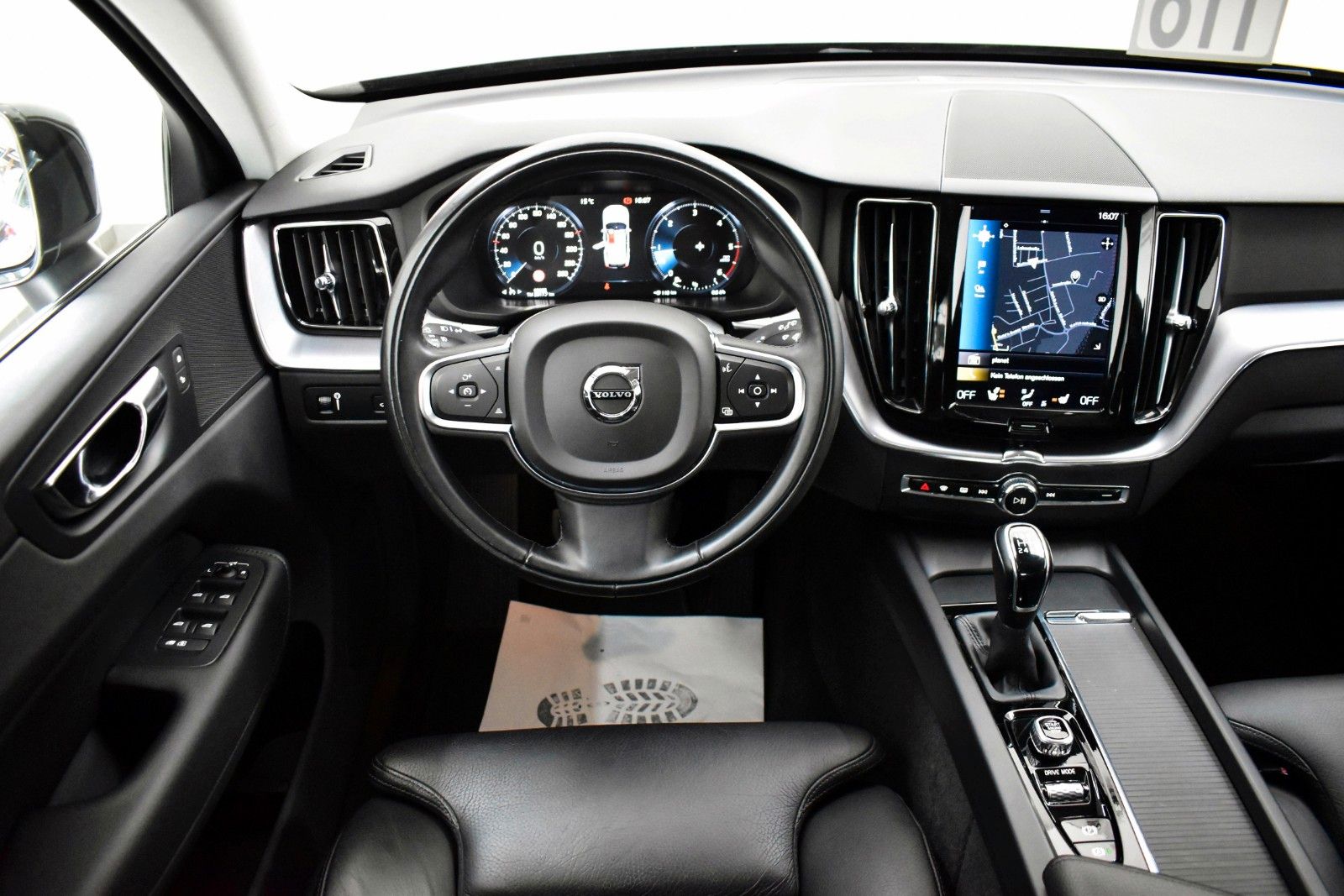 Fahrzeugabbildung Volvo XC60 Momentum Pro,Leder,Navi,LED,SH,Kamera