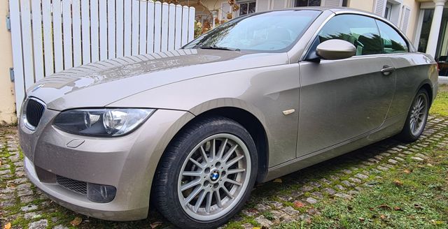 BMW 335i Cabrio - E93, N54, Schalter, 19", SHZ, XEN