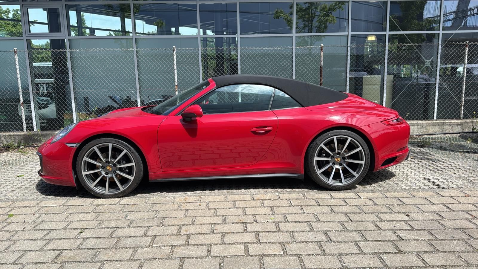 PORSCHE 911 -991.2 Carrera 4 Cabrio-BOSE-LIFT-PAS-1.HAND