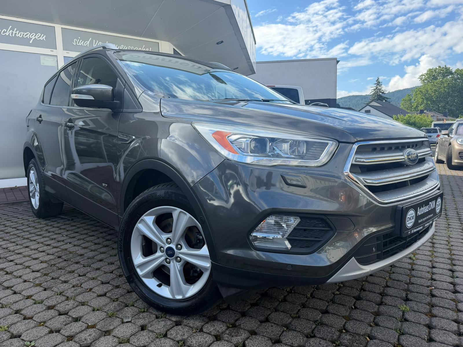 Ford Kuga Titanium/Automatik/Allrad/TÜVNEU