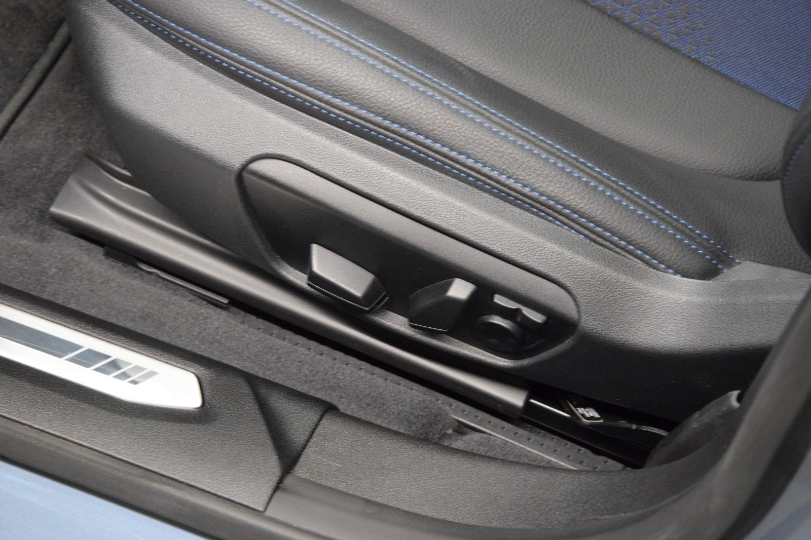 Fahrzeugabbildung BMW 218i Gran Coupé M Sport H&k Panorama HuD Memory