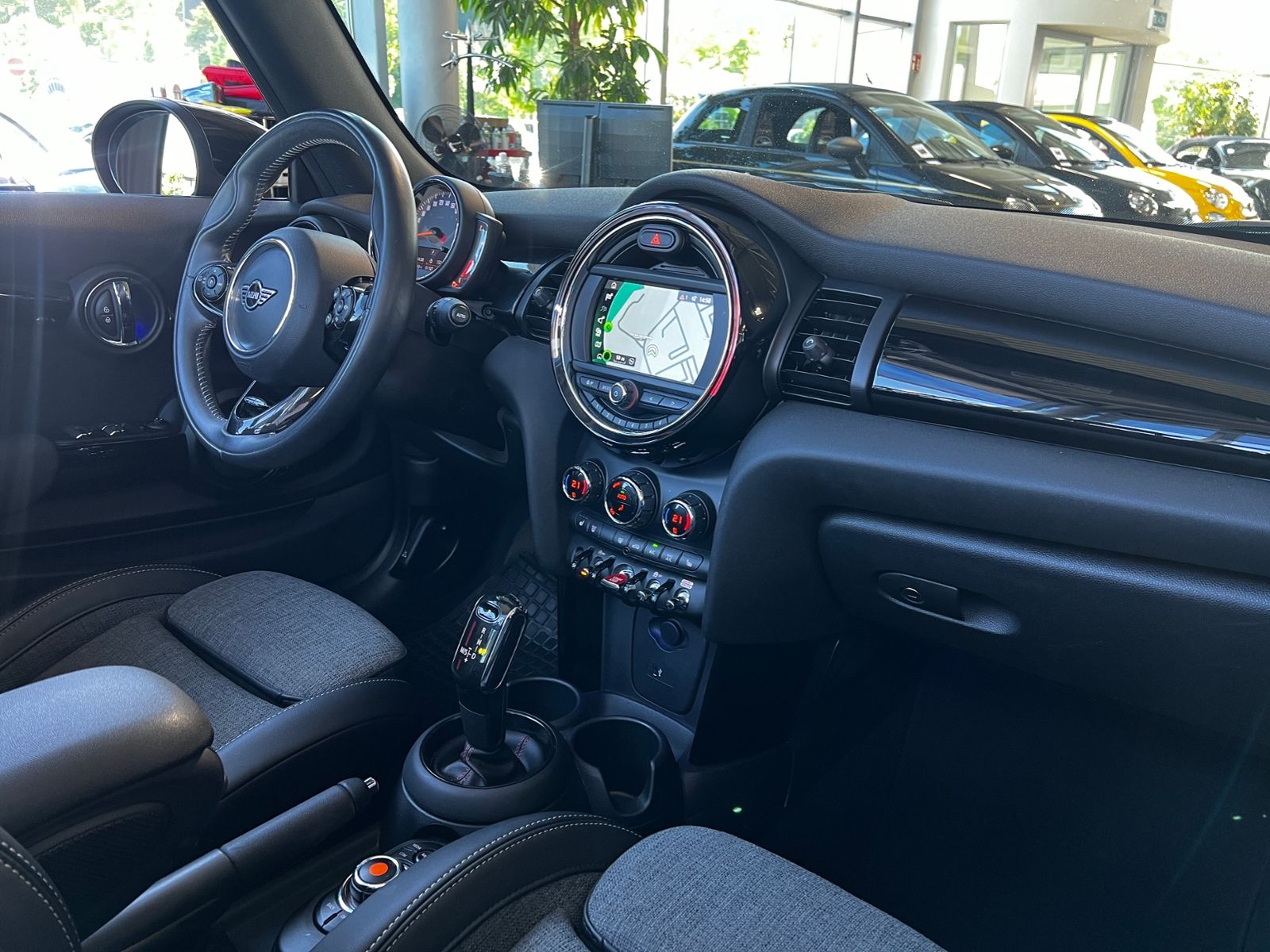 Fahrzeugabbildung MINI Cooper S Cabrio Chili LED NAVI SHZ