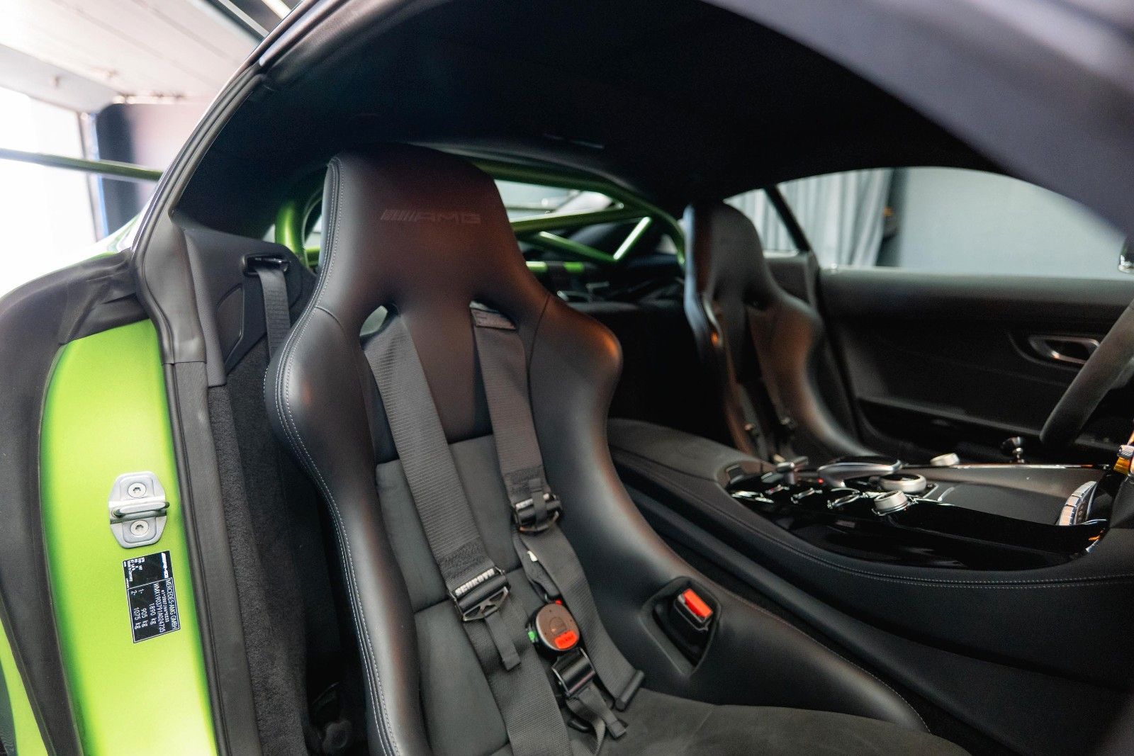 Fahrzeugabbildung Mercedes-Benz AMG GT R Coupe TIKT Performance | 750PS | Carbon