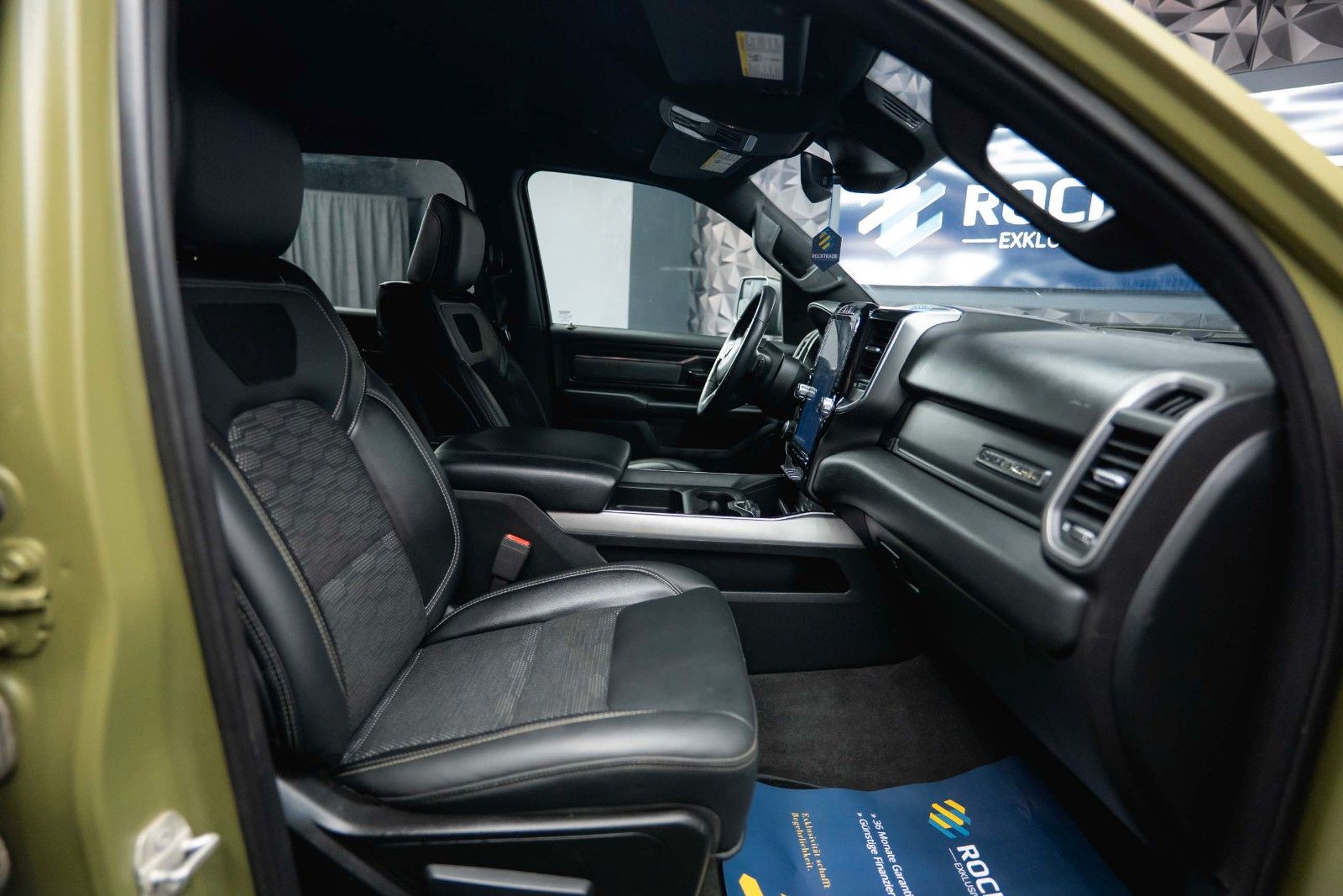 Fahrzeugabbildung Dodge RAM 5.7 V8 HEMI 4x4 LARAMIE OFFROAD TRX Styling