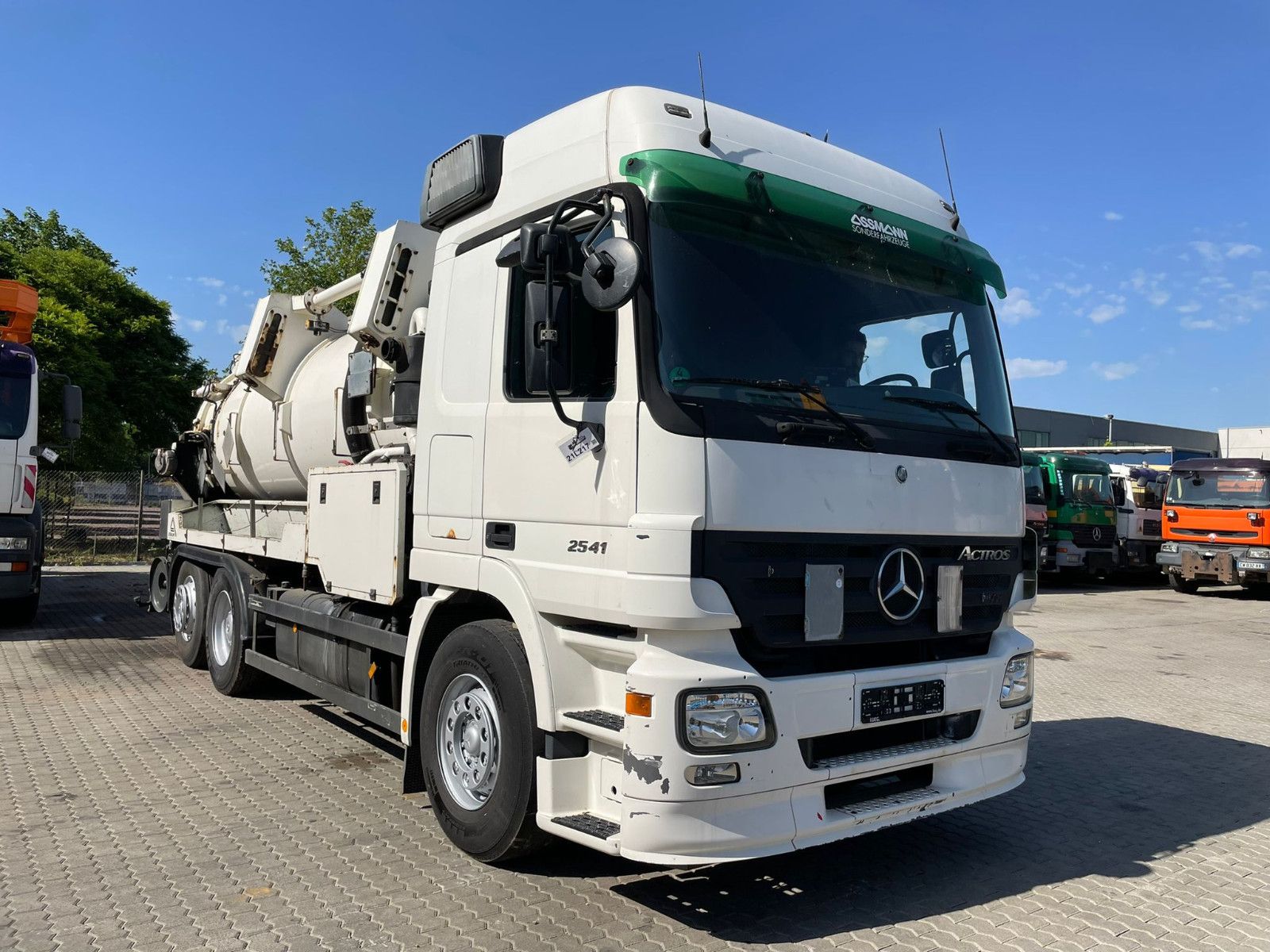 Fahrzeugabbildung Mercedes-Benz Actros 2541 / Saug u. Spühlwagen / ASSMANN / ADR