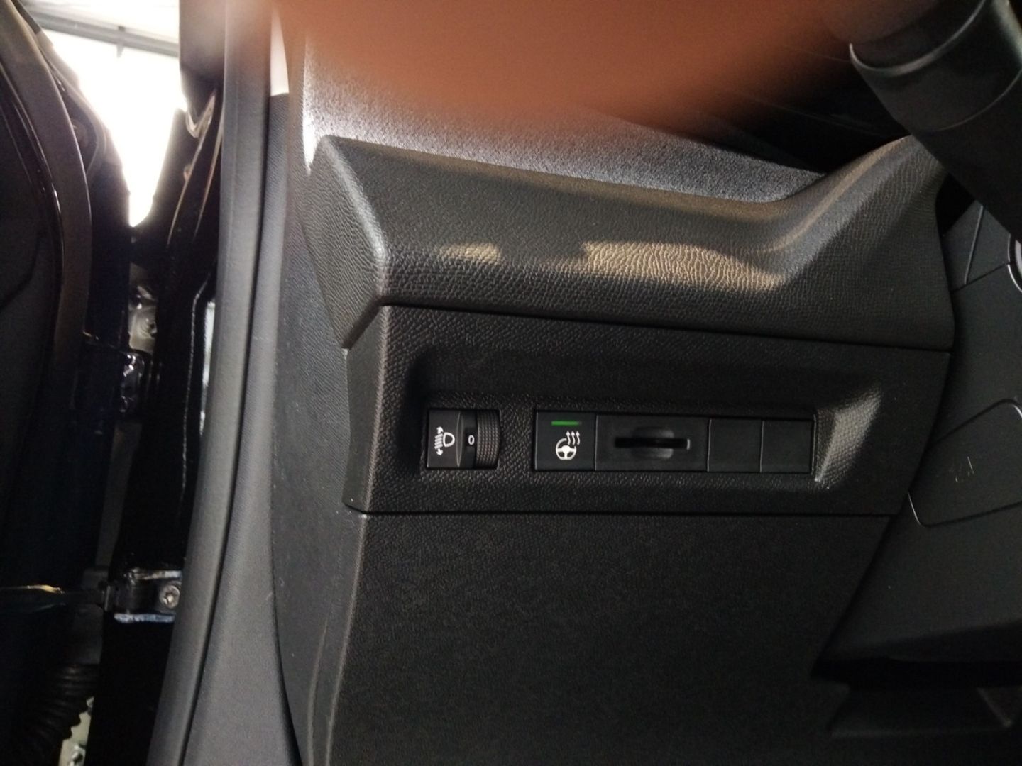 Fahrzeugabbildung Peugeot 308 ALLURE HYBRID 145 e-DSC6