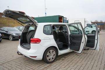 Volkswagen Touran - 11