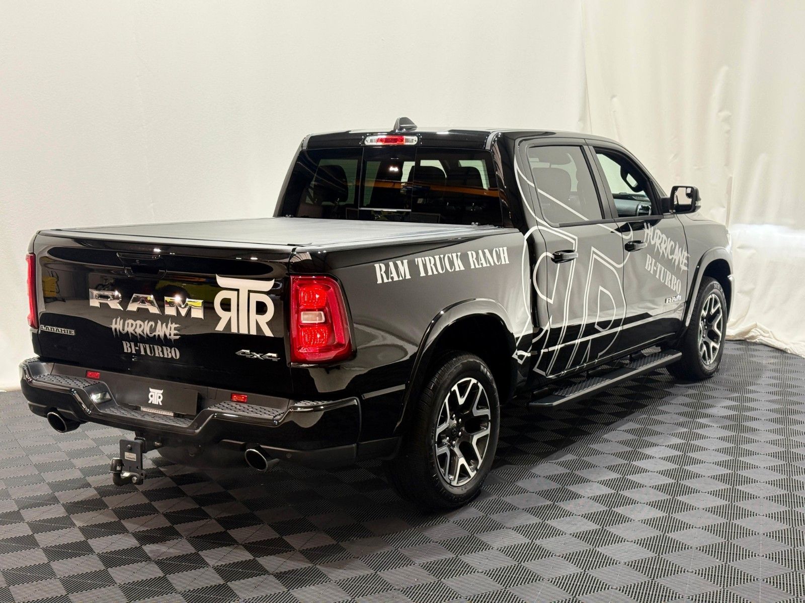 Fahrzeugabbildung Dodge RAM 1500 Laramie Sport MY25 *LPG,REVOLVER,AHK*