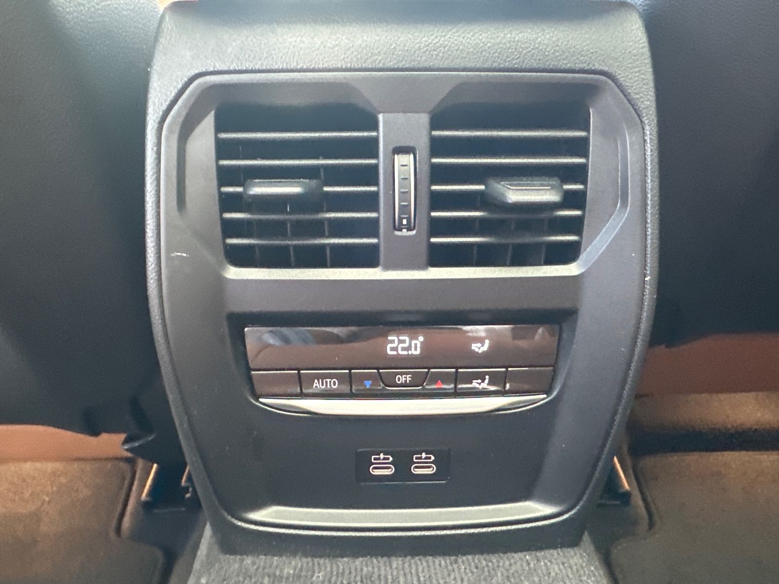 Fahrzeugabbildung BMW M340d Touring xDrive NAV+LED+PANO+AHK+HEAD-UP
