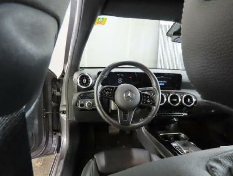 Fahrzeugabbildung Mercedes-Benz A 180 7G-DCT  LED/NAVI/SITZHZ/SOUNDSYSTEM