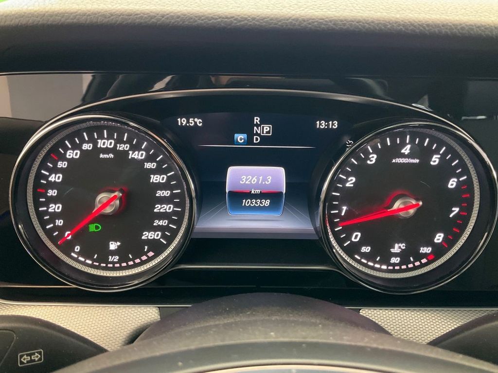 Image of Mercedes-Benz E 200
