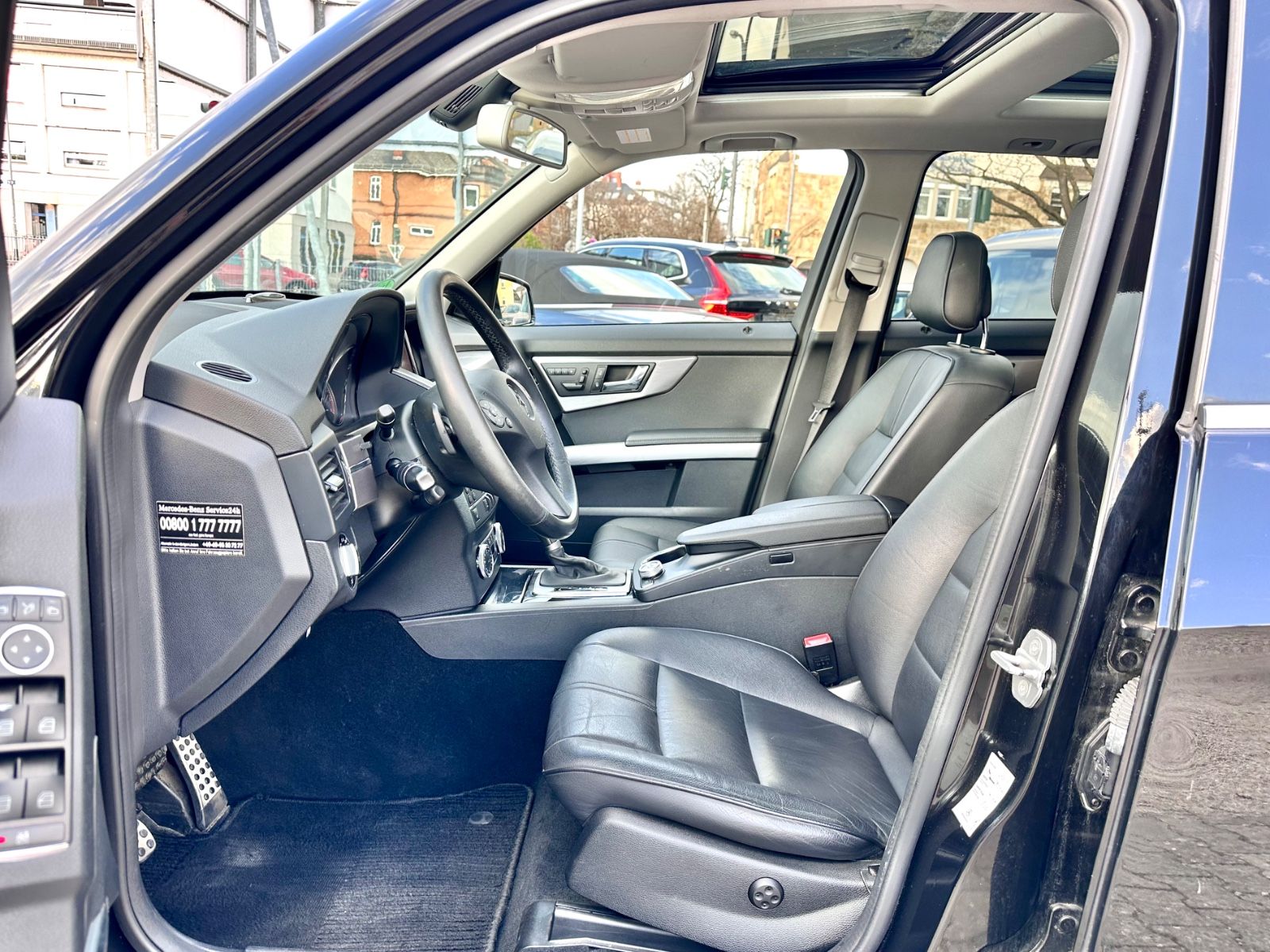 Fahrzeugabbildung Mercedes-Benz GLK 350 4MATIC*PANO+AHK+LEDER*