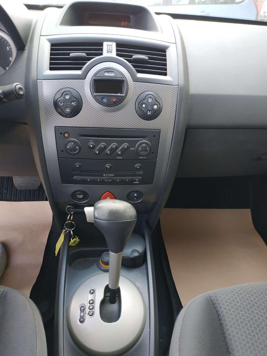 Megane 1.6 Automatik/ Allwetterreifen/ALU – Bild 11