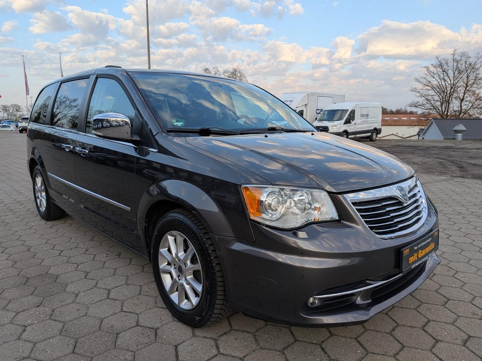 Lancia Voyager Platinum 2.8 CRD DVD AHK Kamera Garantie