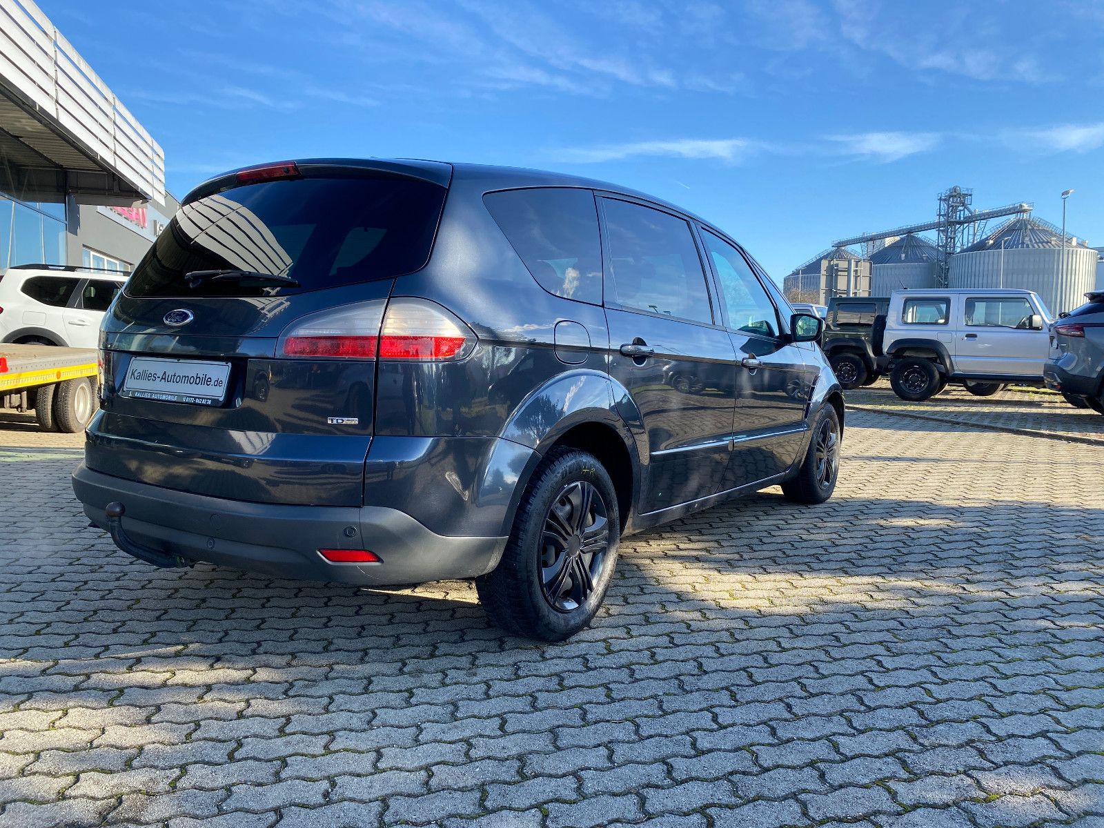 Fahrzeugabbildung Ford S-MAX Trend 2.0 SHZ+PDC+AHK+TÜV-NEU