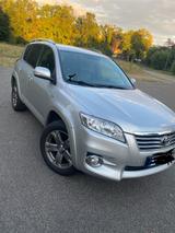 Toyota RAV 4 2,2-l-D-4D 4x4 Life Automatik Life - Toyota RAV 4 aus 2011: Allradantrieb