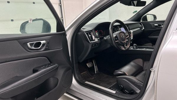 Volvo V60 Kombi R Design 2.0 B4 D